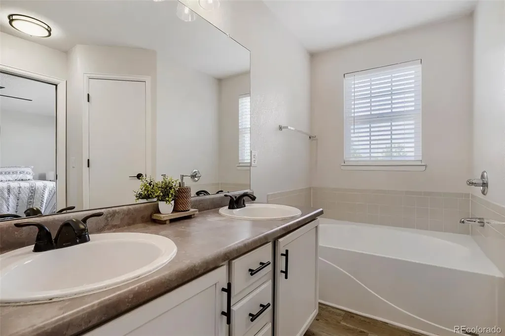 5121 S Lisbon Way Centennial CO 80015