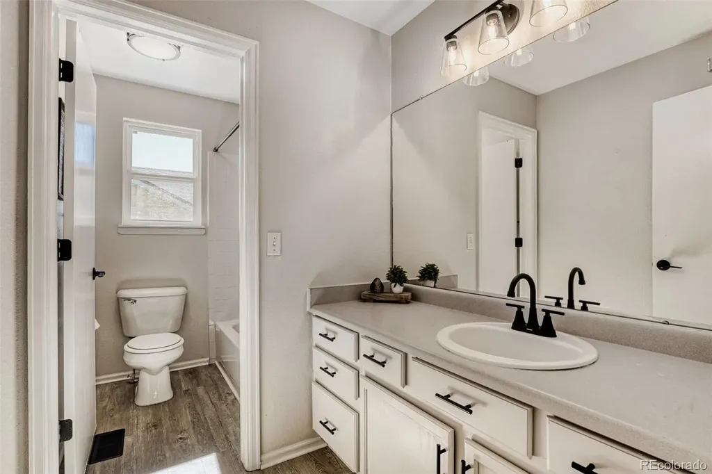 5121 S Lisbon Way Centennial CO 80015