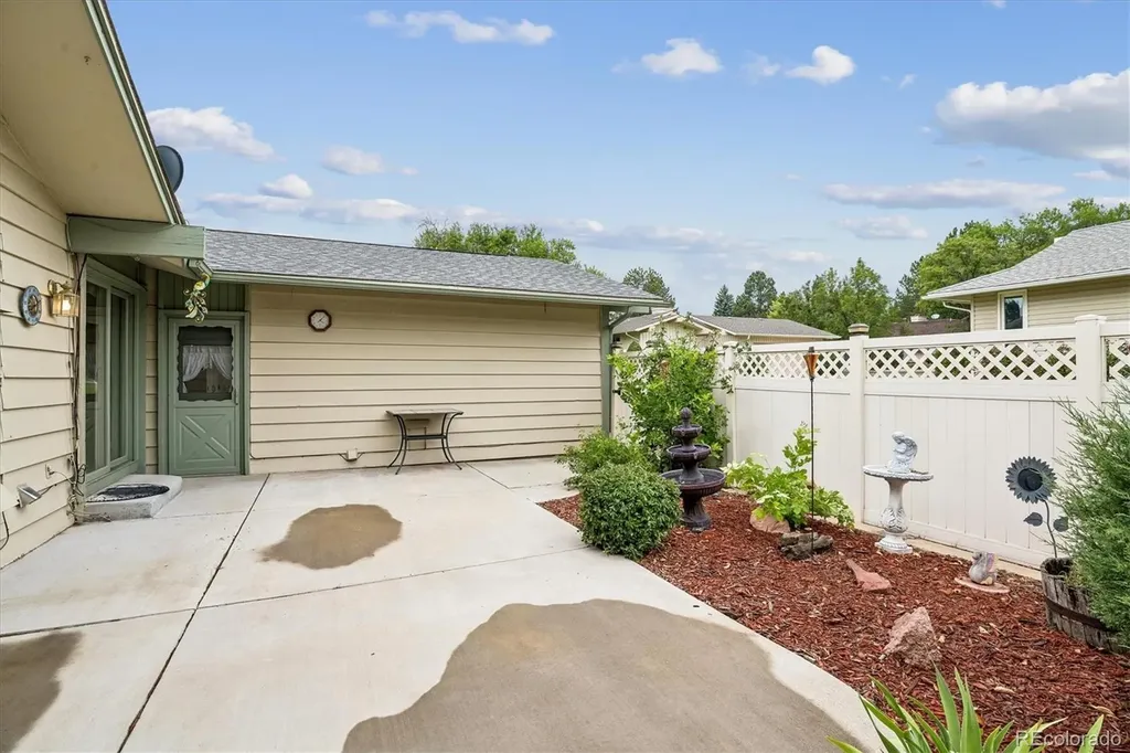 8 Walter Way Broomfield CO 80020