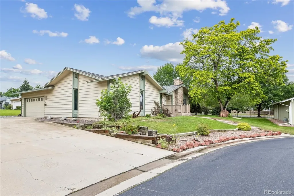 8 Walter Way Broomfield CO 80020