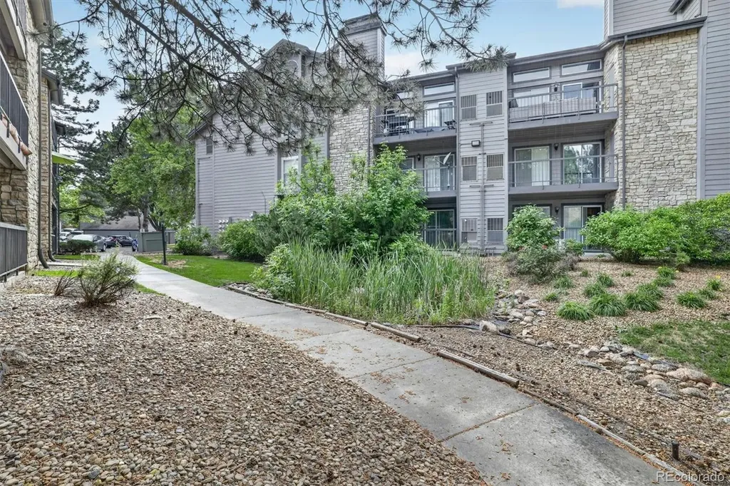 2575 S Syracuse Way Denver CO 80231