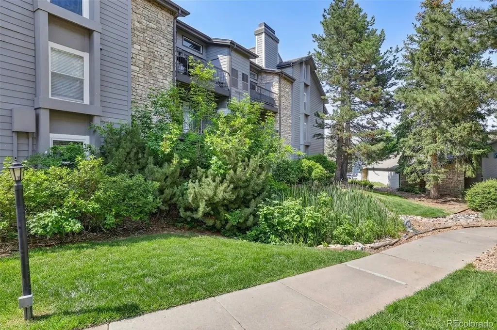 2575 S Syracuse Way Denver CO 80231