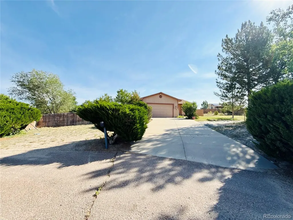910 S Elgin Court Pueblo CO 81007