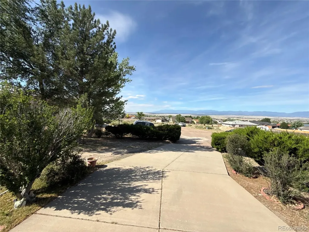 910 S Elgin Court Pueblo CO 81007