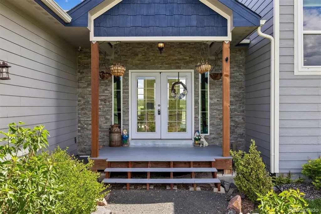 33260 Ridgeview Loop Elizabeth CO 80107