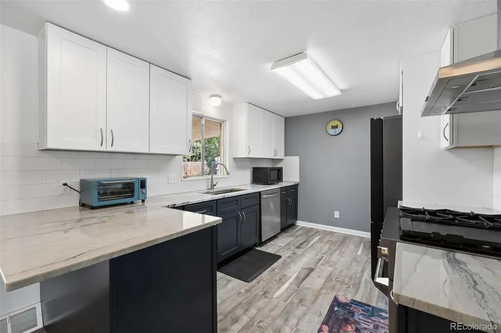 957 E 9th Avenue Broomfield CO 80020