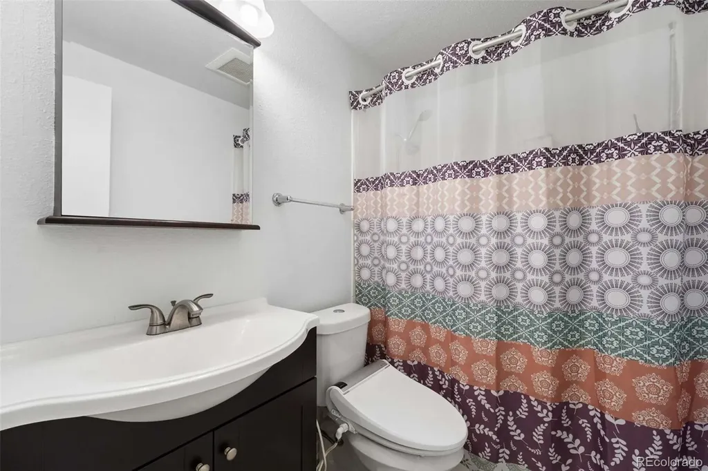 957 E 9th Avenue Broomfield CO 80020