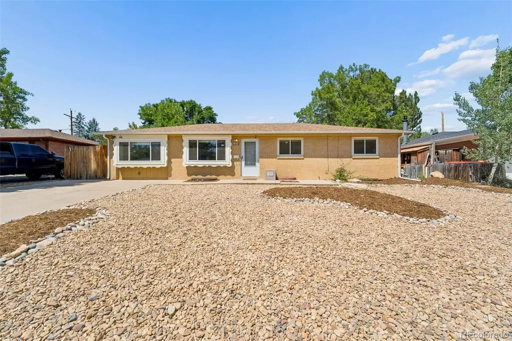 957 E 9th Avenue Broomfield CO 80020