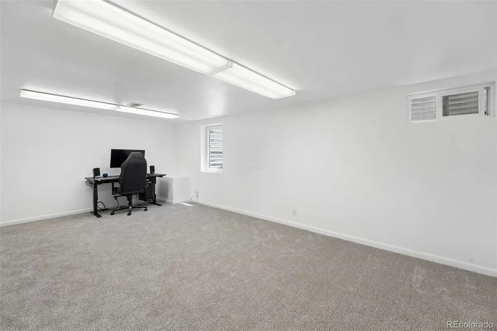 957 E 9th Avenue Broomfield CO 80020