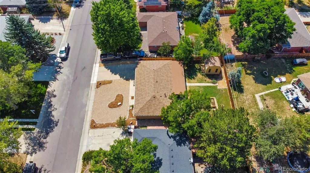 957 E 9th Avenue Broomfield CO 80020