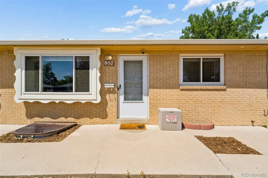 957 E 9th Avenue Broomfield CO 80020