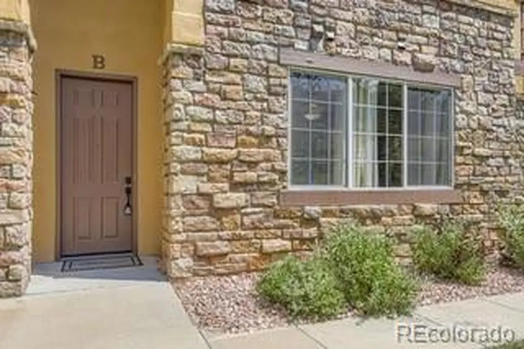 9836 W Freiburg Drive Littleton CO 80127