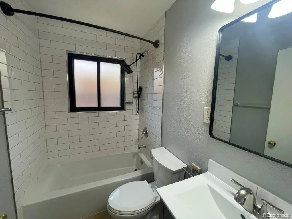 2220 Ironton Street Aurora CO 80014