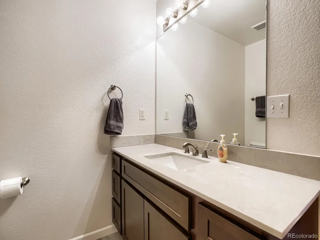 2153 S Ventura Street Aurora CO 80013