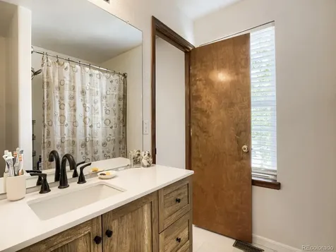 2153 S Ventura Street Aurora CO 80013