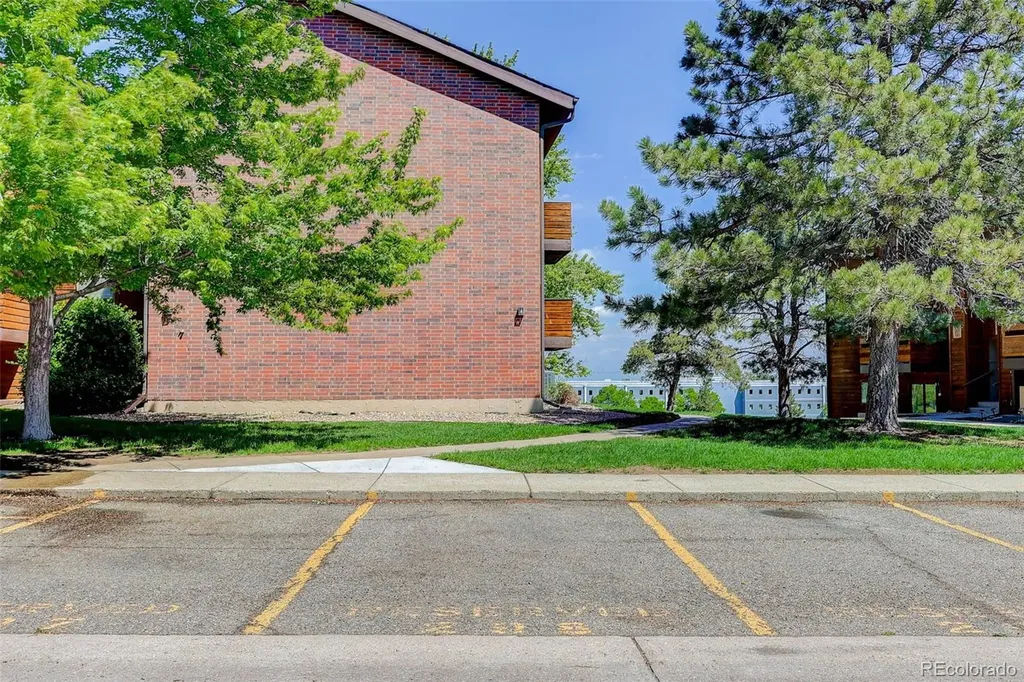 429 Wright Street Lakewood CO 80228