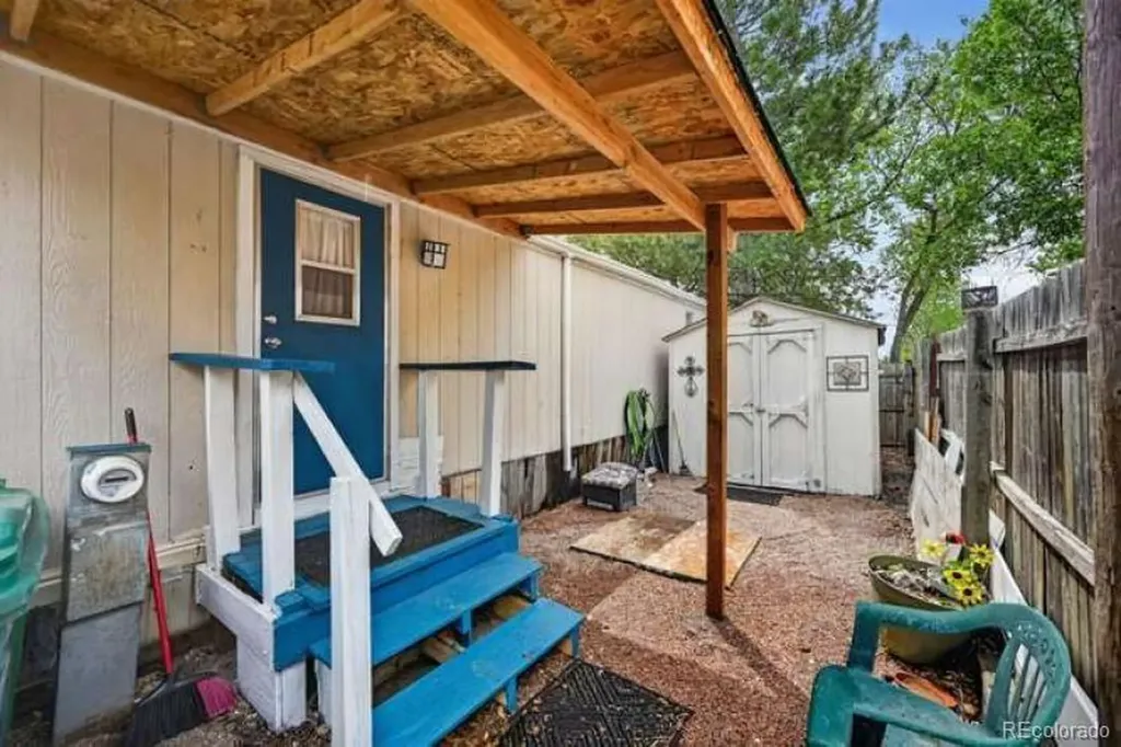 4956 E 97th Place Denver CO 80229