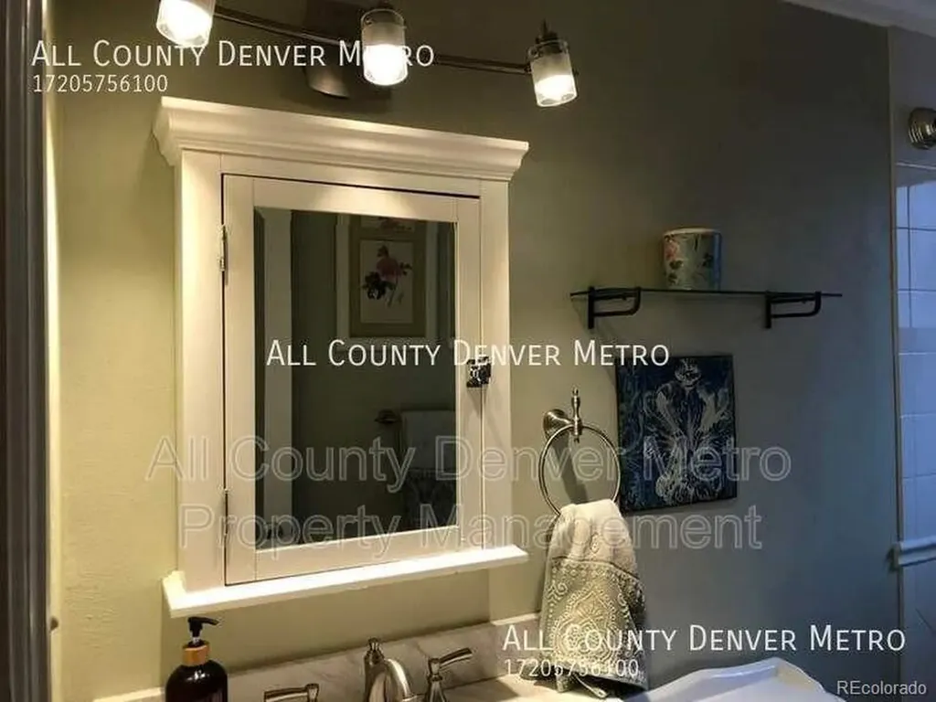 1435 Elizabeth Street Denver CO 80206