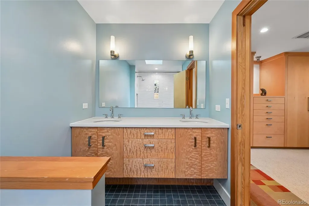 2816 S York Street Denver CO 80210