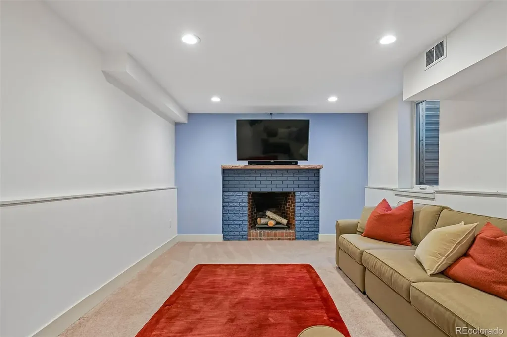 2816 S York Street Denver CO 80210