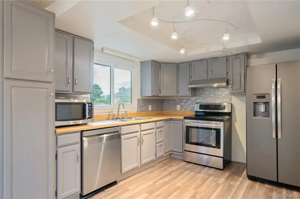 4943 Scranton Street Denver CO 80239