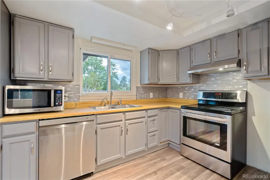 4943 Scranton Street Denver CO 80239