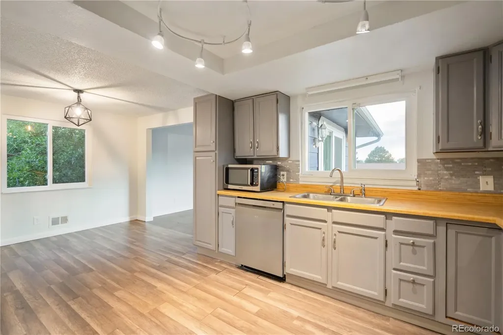 4943 Scranton Street Denver CO 80239