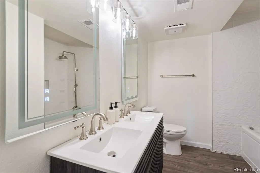 4943 Scranton Street Denver CO 80239