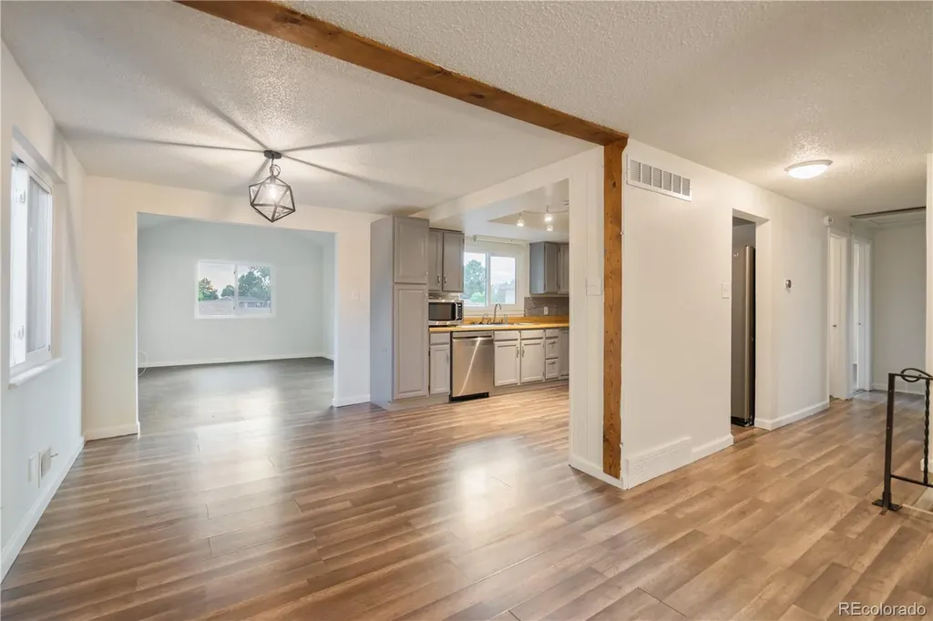 4943 Scranton Street Denver CO 80239