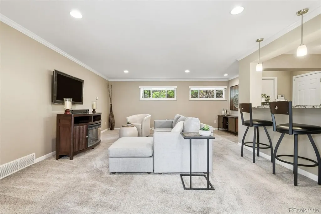 221 Oneida Street Denver CO 80220