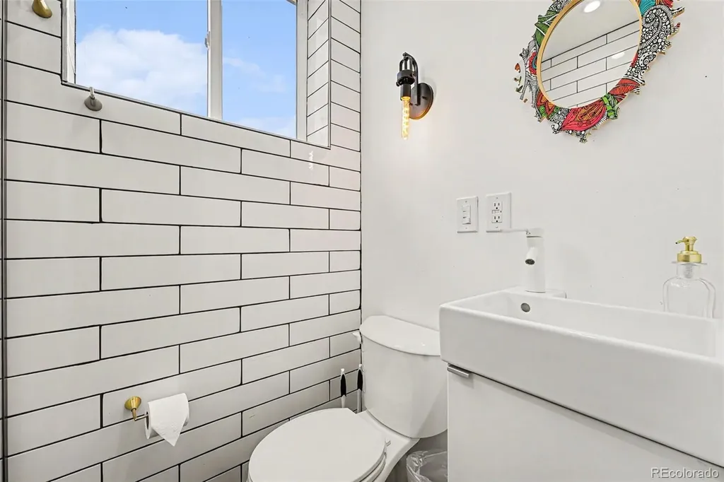 3078 Albion Street Denver CO 80207