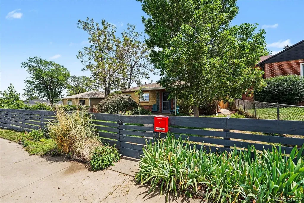 3078 Albion Street Denver CO 80207