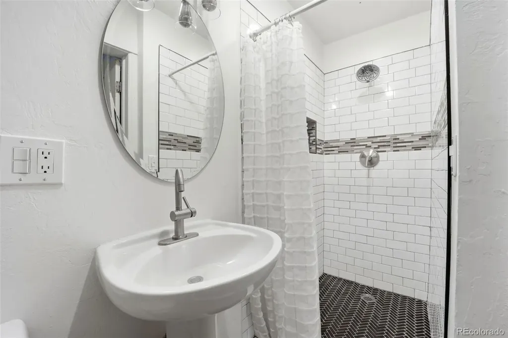4635 W 38th Avenue Denver CO 80212