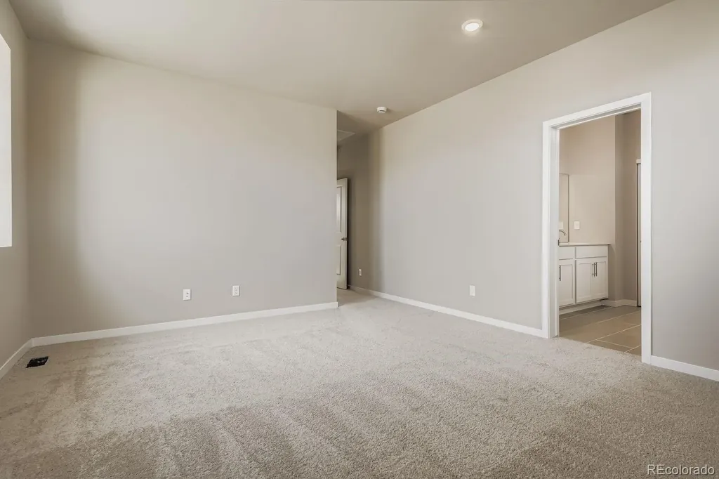 13767 Daffodil Way Parker CO 80134