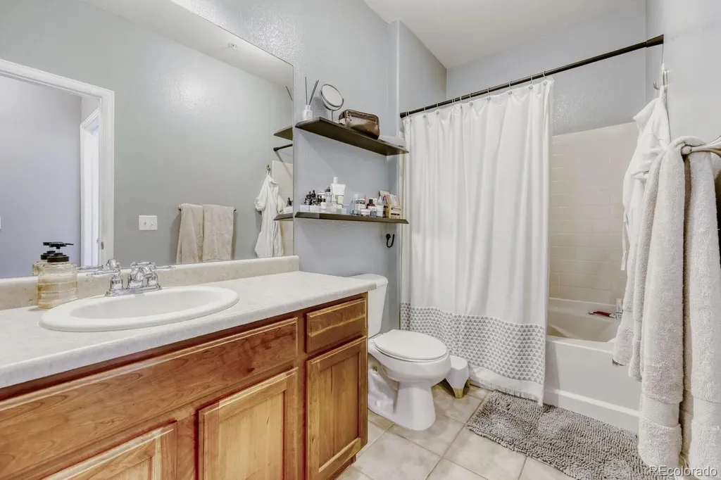2682 S Cathay Way Aurora CO 80013