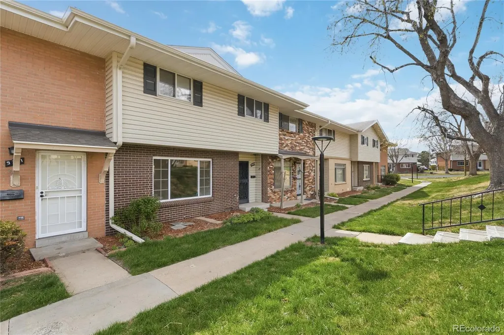 9209 E Nassau Avenue Denver CO 80237