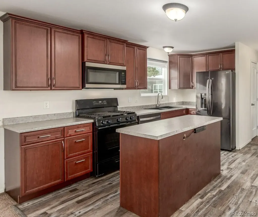 1095 Western Drive Colorado Springs CO 80915