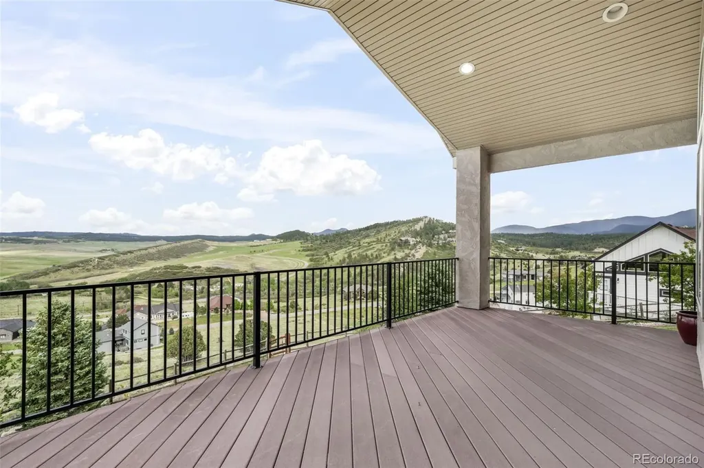 5441 Country Club Drive Larkspur CO 80118