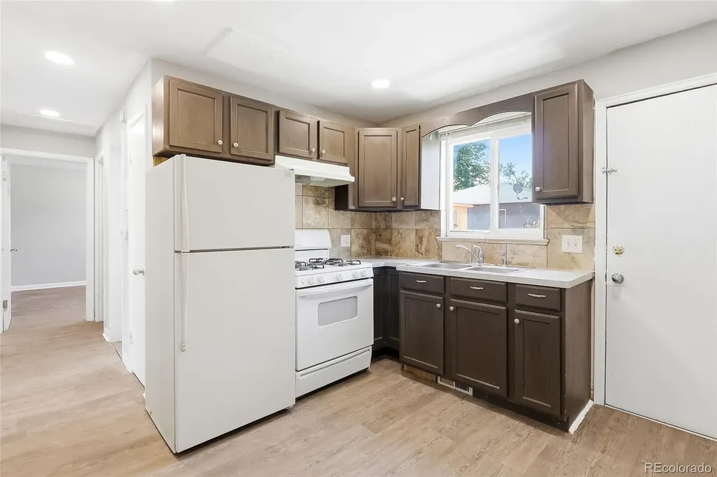 1685 Chester Street Aurora CO 80010