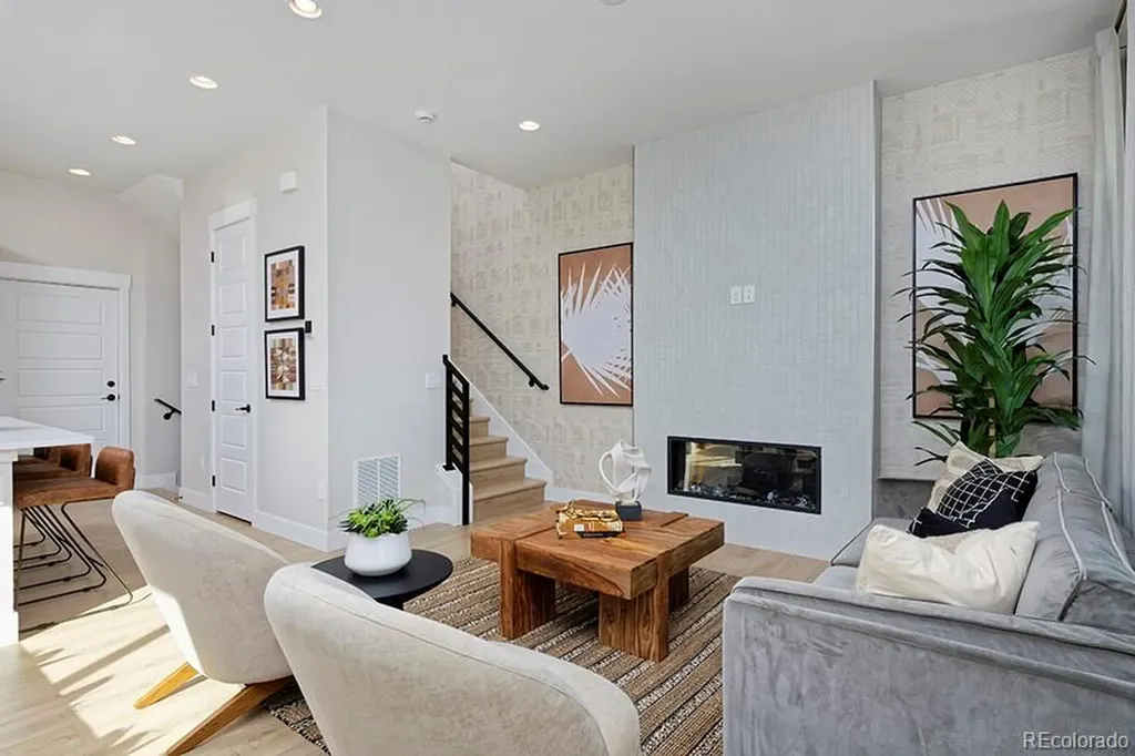 2876 S Machebeuf Denver CO 80236