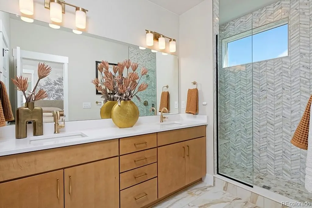 2876 S Machebeuf Denver CO 80236