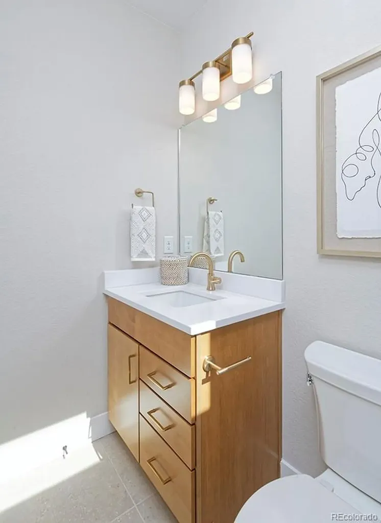 2876 S Machebeuf Denver CO 80236