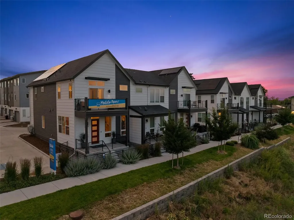 2876 S Machebeuf Denver CO 80236