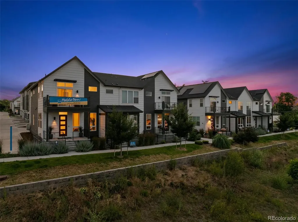 2876 S Machebeuf Denver CO 80236