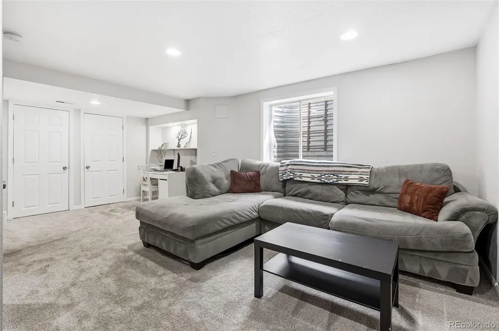 9894 Mulberry Way Littleton CO 80129