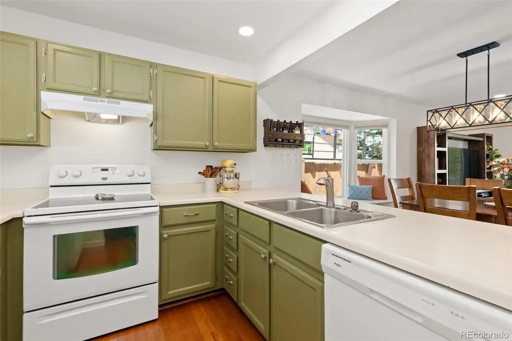 9805 Fairwood Street Littleton CO 80125