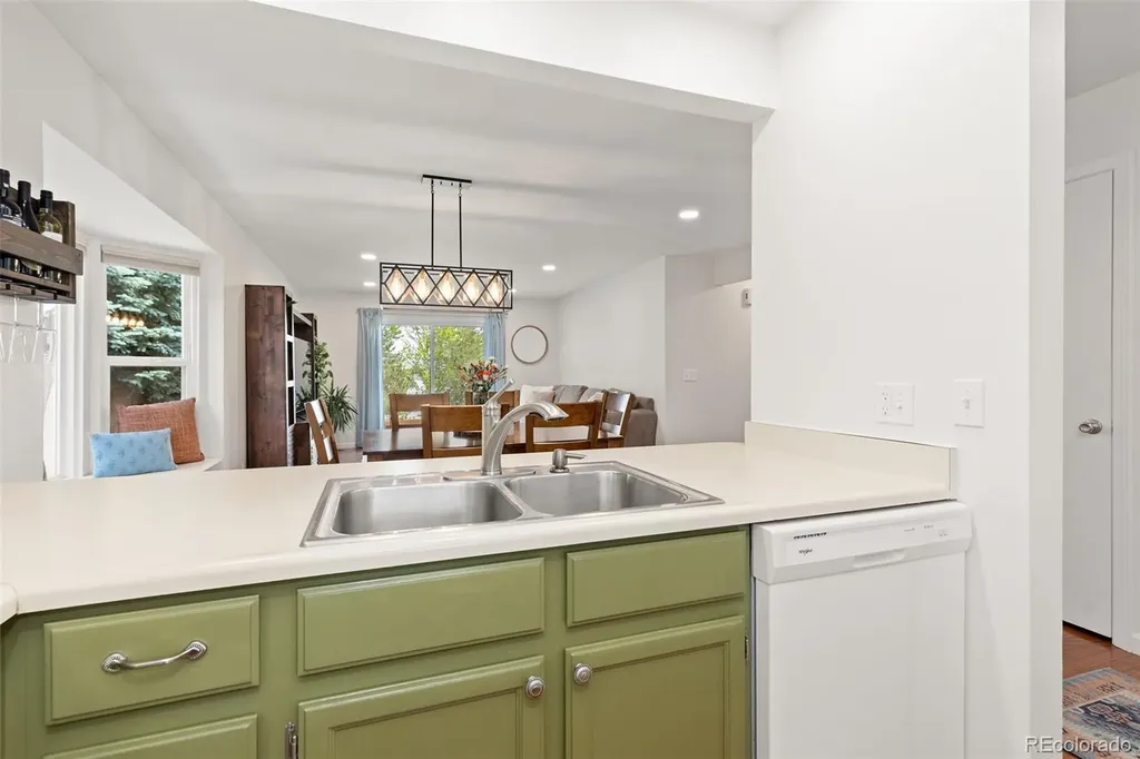 9805 Fairwood Street Littleton CO 80125