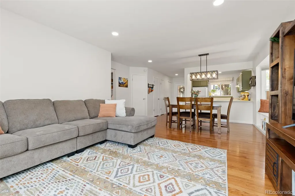 9805 Fairwood Street Littleton CO 80125