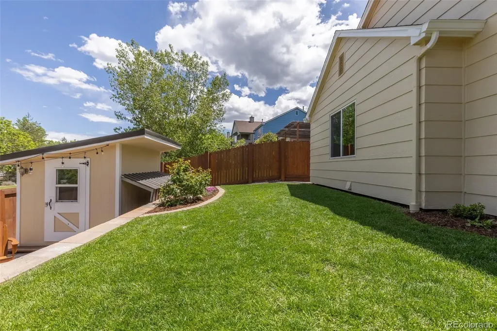 9805 Fairwood Street Littleton CO 80125