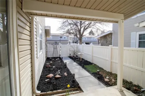 2752 S Heather Gardens Way Aurora CO 80014